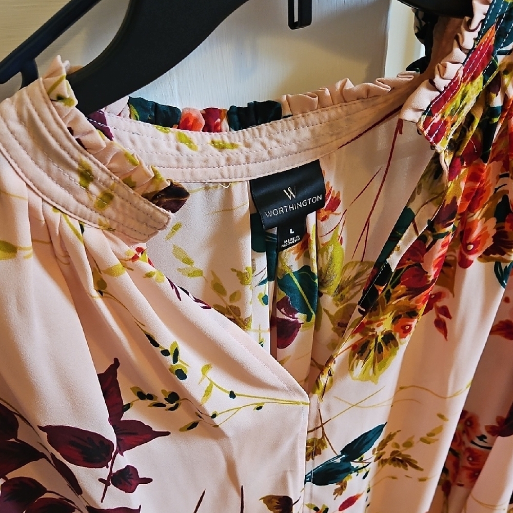 Floral Women's Top - Pink, Green & Other Colours. Size Large. Perfect For Fall - Picture 3 of 8